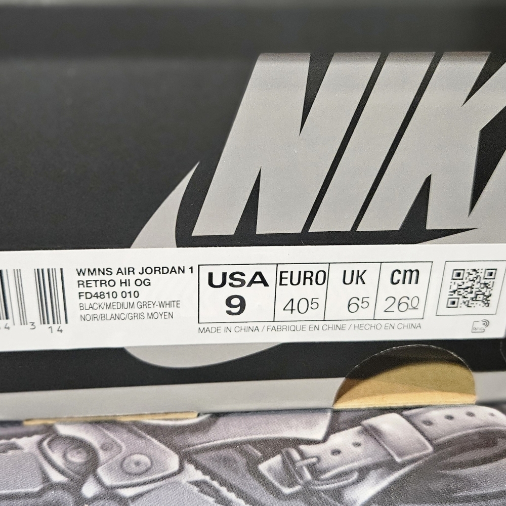 Nike Black and Gray Air Jordan 1 Retro High OG Womens 9 - Picture 5 of 5